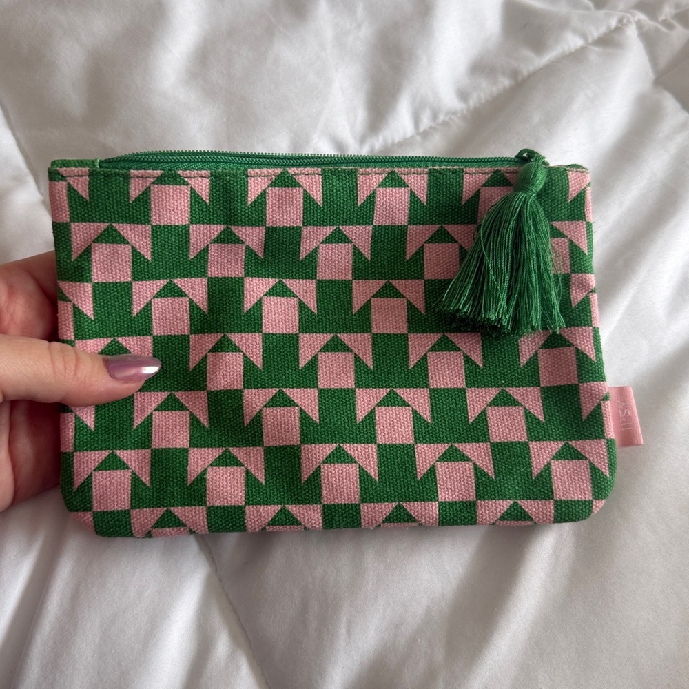 August 2023 ipsy glam bag